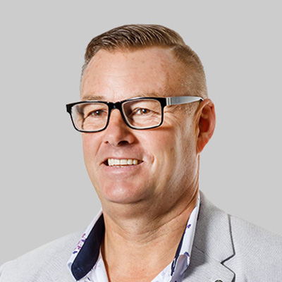 Stuart James