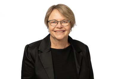 Luanne Stapleton