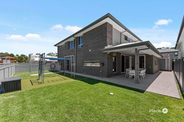 8 Menas Court, QLD 4159
