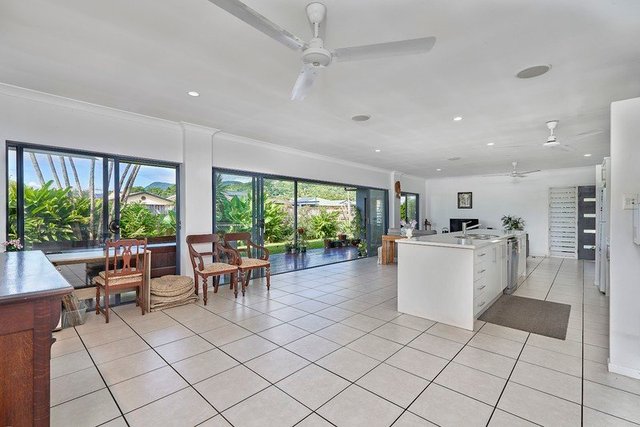2 Bassett Street, QLD 4870