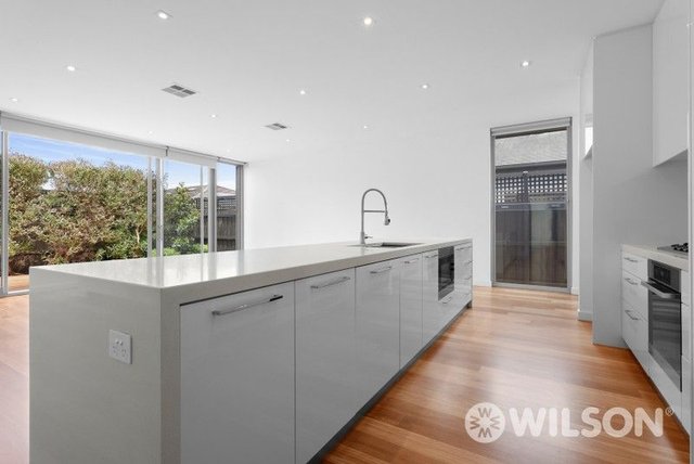 2/27 Marriott Street, VIC 3162