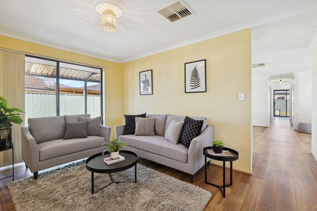 2 Regency Ramble, WA 6107