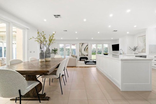 7 Falconer Court, VIC 3036