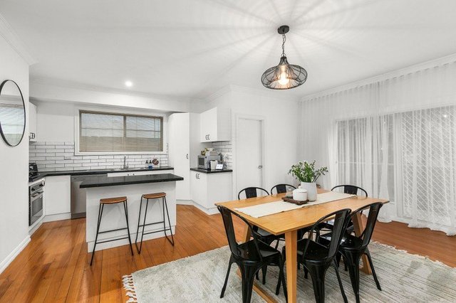 2/12 Randwick Drive, VIC 3042
