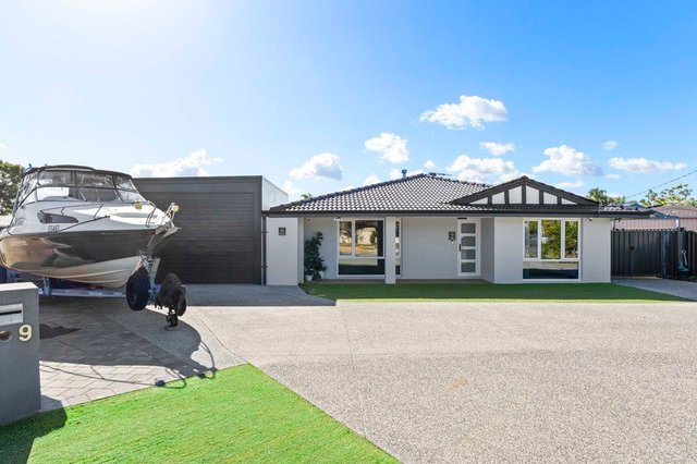 9 Crawley Grove, WA 6027