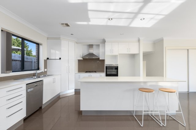 6 Ronald Walker Street, ACT 2913