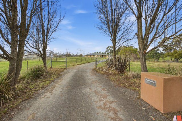 8 Colonial Place, NSW 2582
