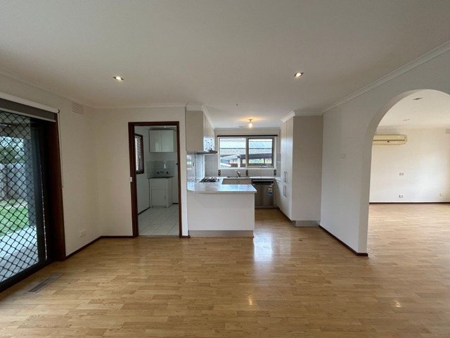 24 Whitehaven Crescent, VIC 3174