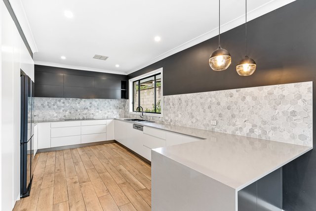 25 Oak Street, NSW 2210