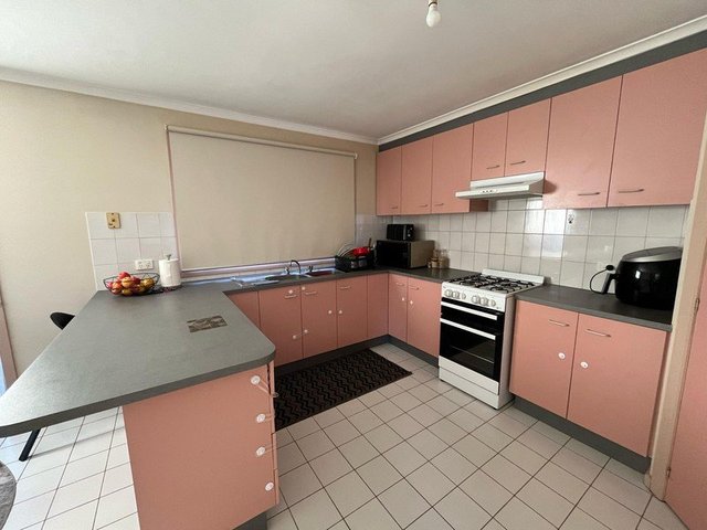 2/23 Oakdene Grove South, VIC 3028