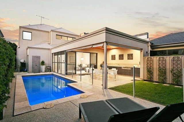 17 Howard Parade, WA 6152