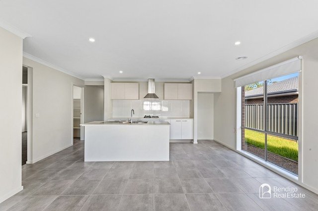 54 Coomoora Circuit, VIC 3551