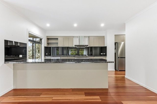 37 Island Point Avenue, VIC 3195
