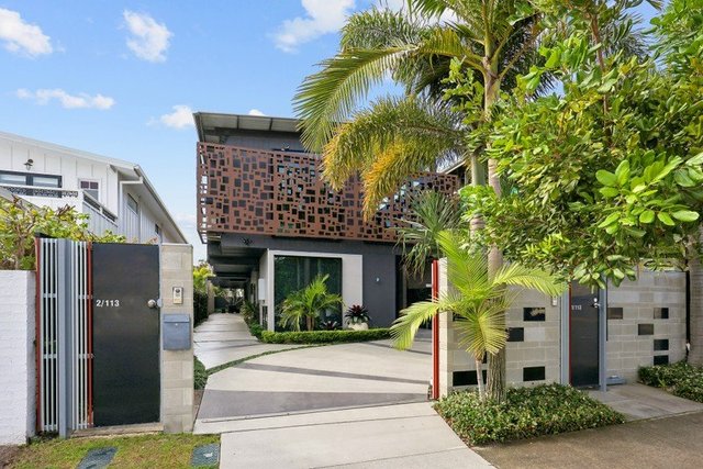 2/113 Nobby Parade, QLD 4220