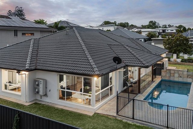5 Silverbirch Place, QLD 4035