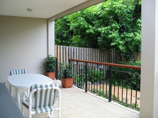 4/7 Grimes Street, QLD 4066