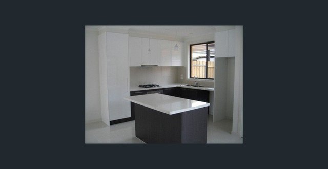 2/11 Nardoo Court, VIC 3169