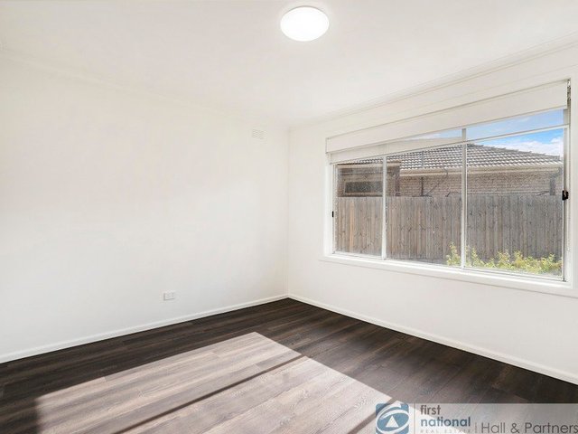 2/12 Montana Street, VIC 3172