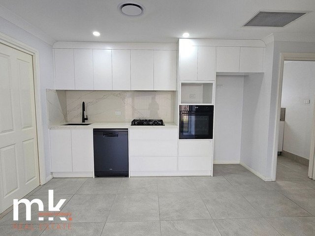 37 Abbott Street, NSW 2570