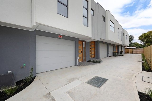 2/637 Stud Road, VIC 3179