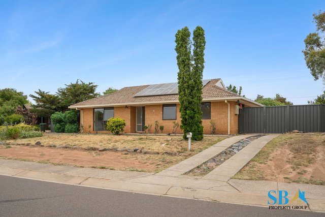 18 Ennor Crescent, ACT 2615