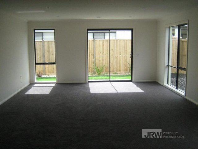 163 Tenterfield Drive, VIC 3023