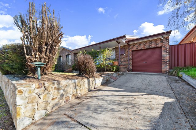 57 Enid Lorimer Circuit, ACT 2905