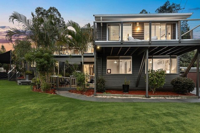 6 Christella Court, QLD 4069