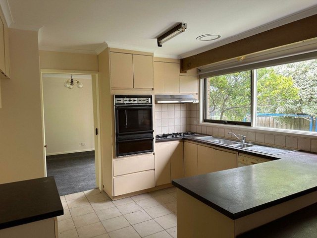 3 Chilterns Court, VIC 3021