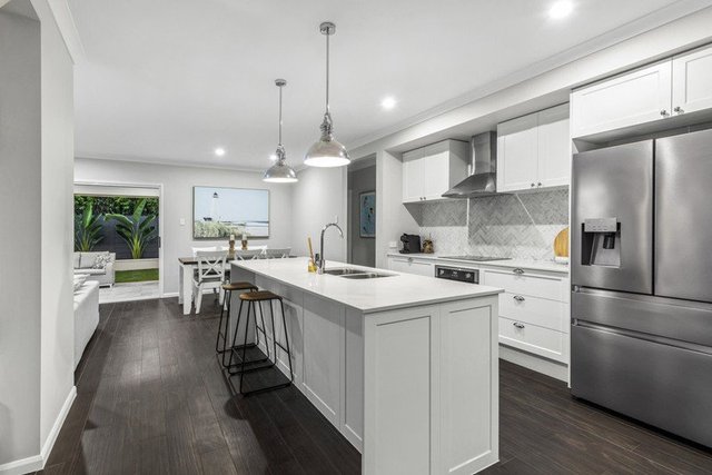 42 Superior Parade, QLD 4035