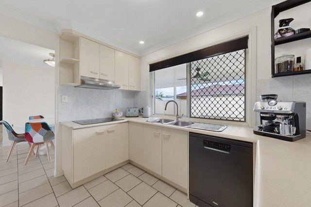 18 Janmore Place, QLD 4115