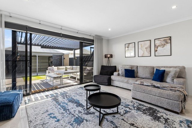 13 Montague Grange, WA 6055