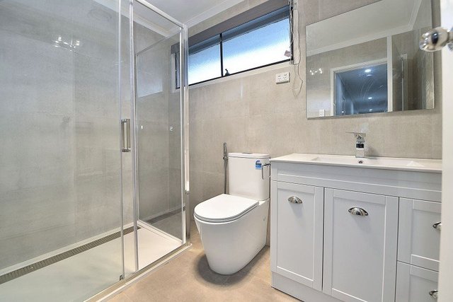 6 Pershore Court, VIC 3049