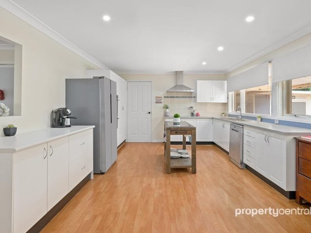 2 Henderson Crescent, NSW 2750