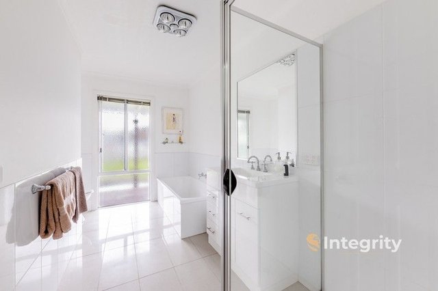 9 Riverside Crescent, VIC 3717