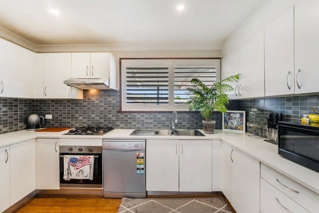 10 Hiland Crescent, NSW 2164