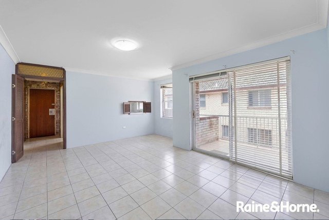 12/22 McBurney Road, NSW 2166
