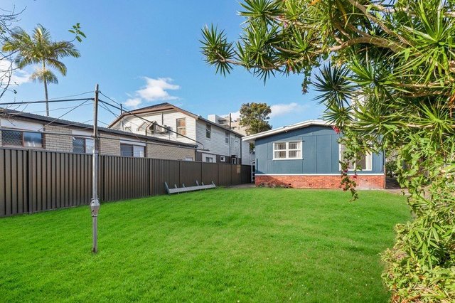 8 Sunshine Parade, QLD 4220