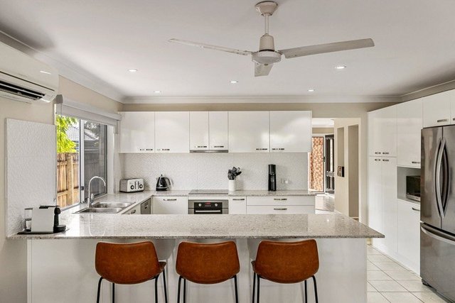10 Grevillea Place, QLD 4035