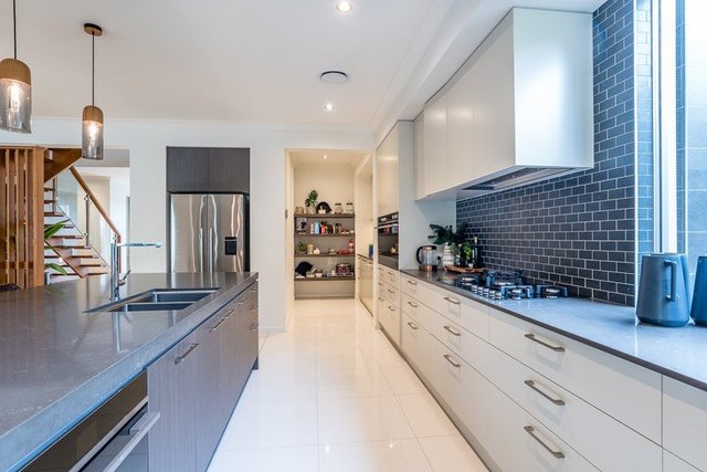 2 Executive Way, QLD 4035