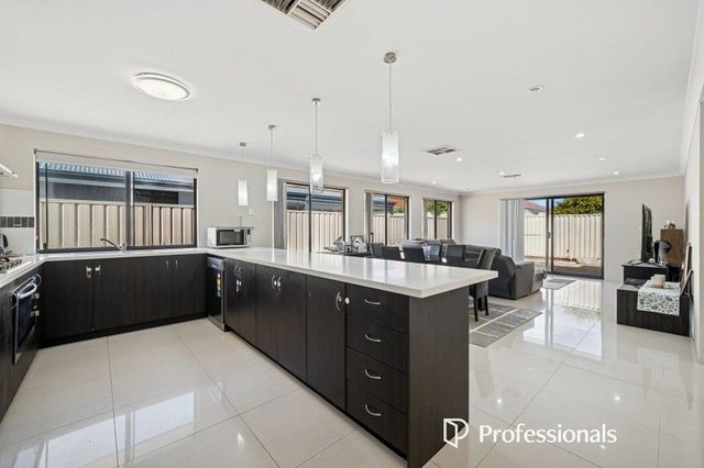 33 Marloo Street, WA 6107