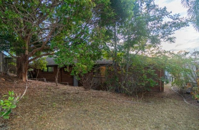 16 Earls Court, QLD 4118