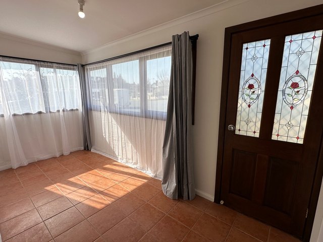 33 Bradley Street, NSW 2630