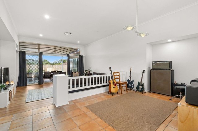 46 Voyager Circuit, QLD 4035