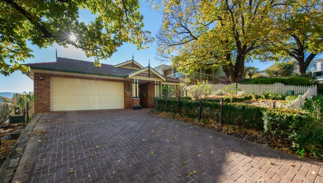 3 English Grove, NSW 2619