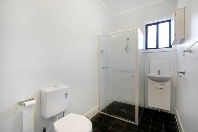B/81 Baron Street, NSW 2630