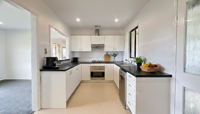17 Finisterre Avenue, NSW 2770