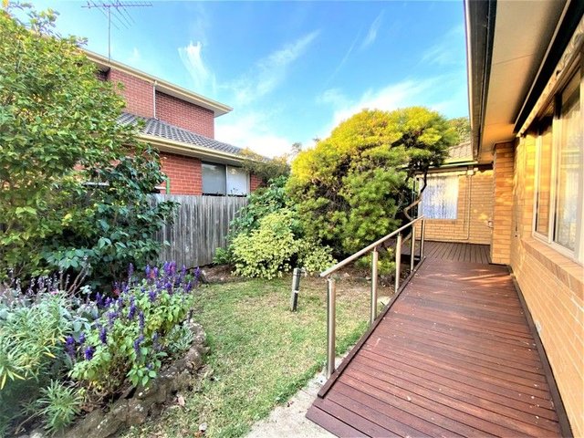 42 Linacre Crescent, VIC 3043