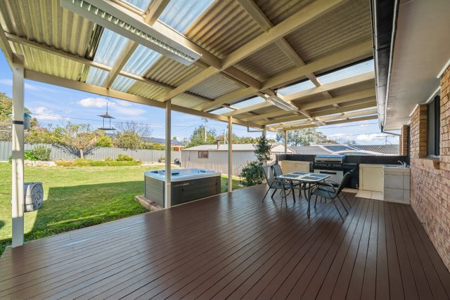 76 Heagney Crescent, ACT 2905