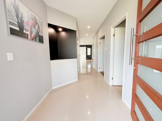 34 Larapinta Circuit, QLD 4115
